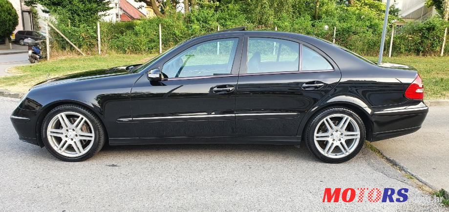 2005' Mercedes-Benz E-Klasa 400 Cdi photo #2