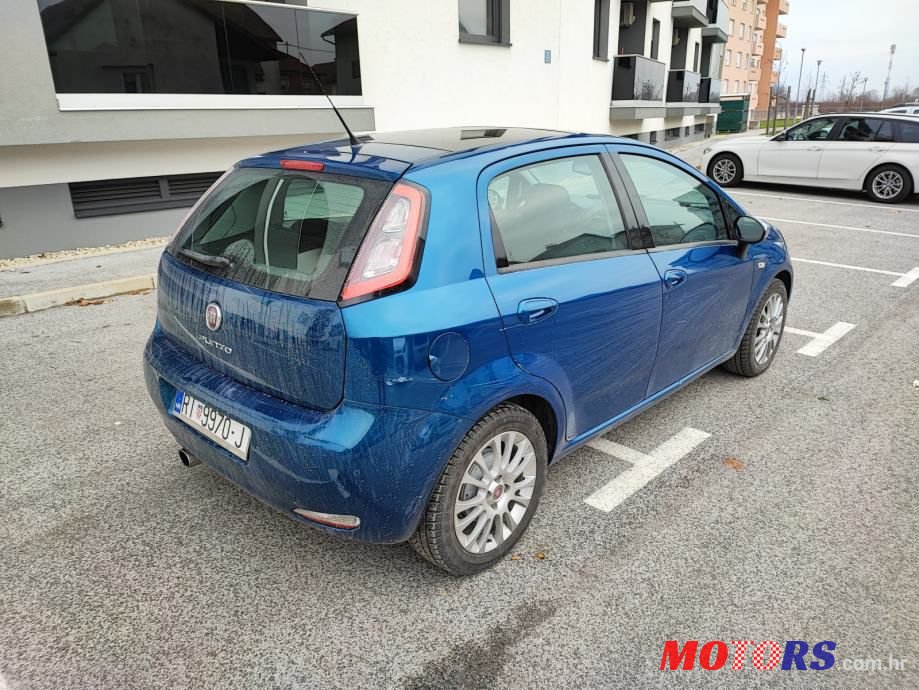 2012' Fiat Punto photo #6