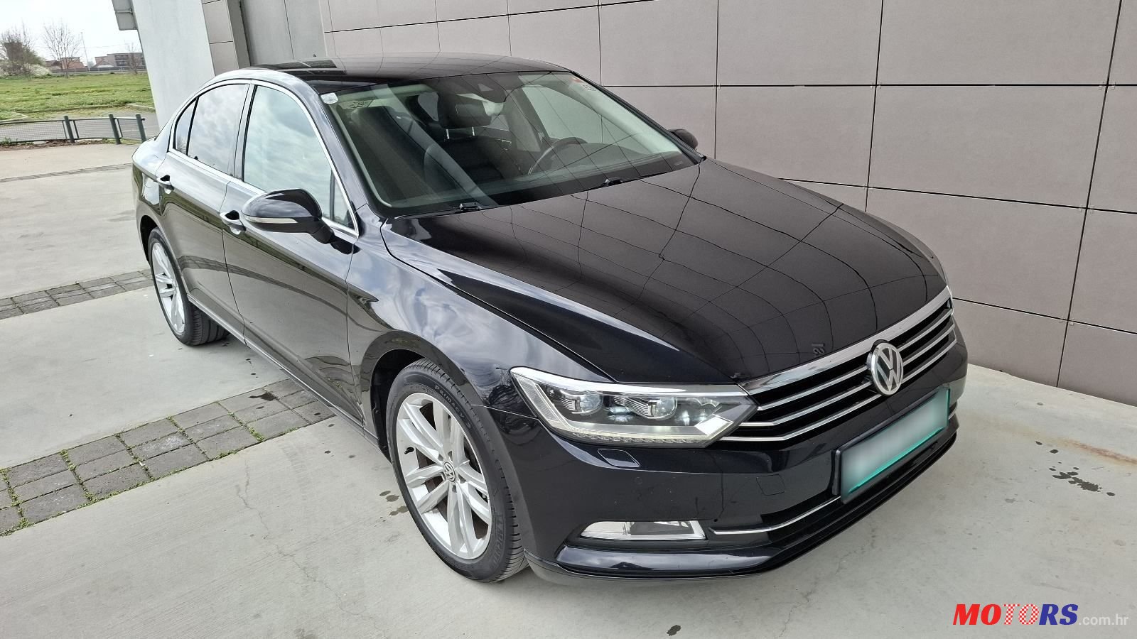 2015' Volkswagen Passat photo #1