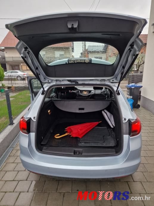 2018' Opel Astra Karavan photo #5
