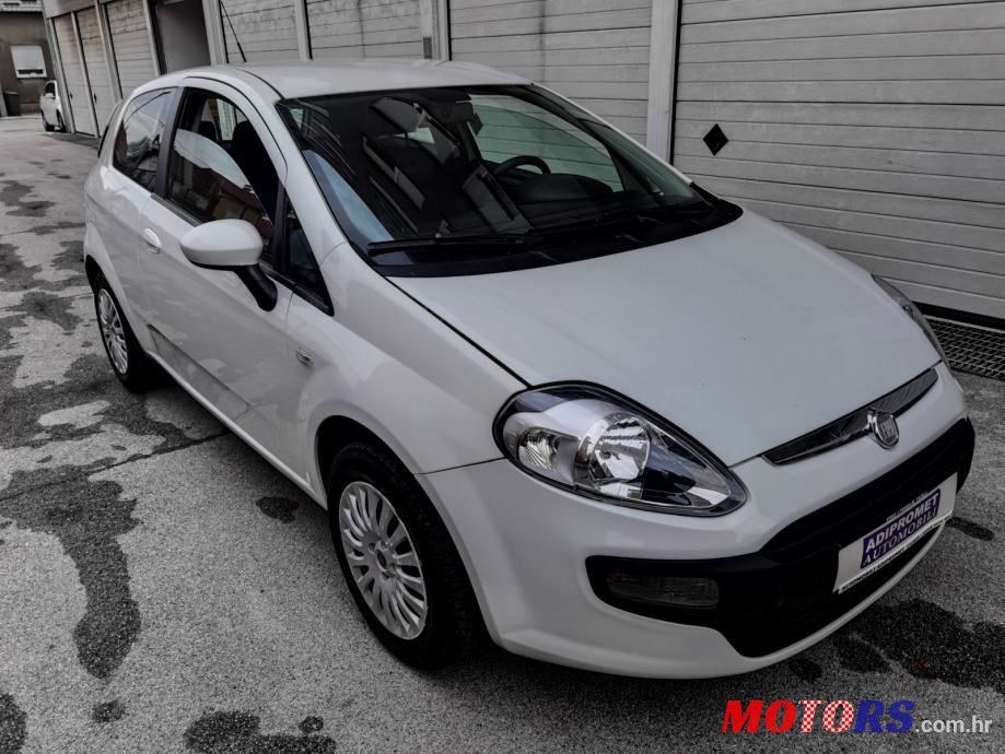 2010' Fiat Punto Evo photo #3