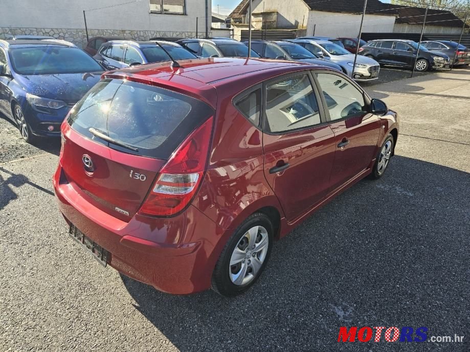 2011' Hyundai i30 1,6 Crdi photo #4