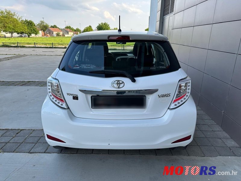 2013' Toyota Yaris 1.3 photo #4