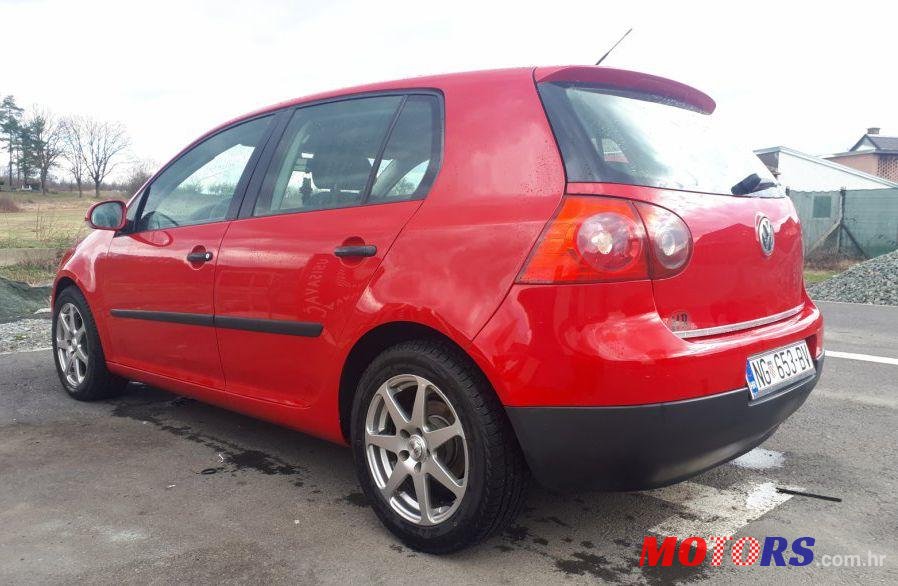 2005' Volkswagen Golf V 2,0 Sdi photo #1
