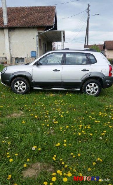 2006' Hyundai Tucson 2,0 Crdi Gls photo #2