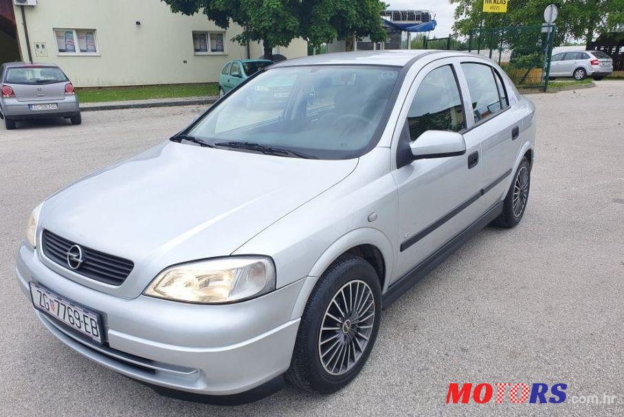 2009' Opel Astra 1,4 photo #1