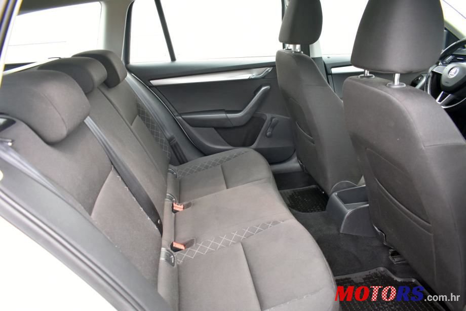 2018' Skoda Octavia Combi photo #5