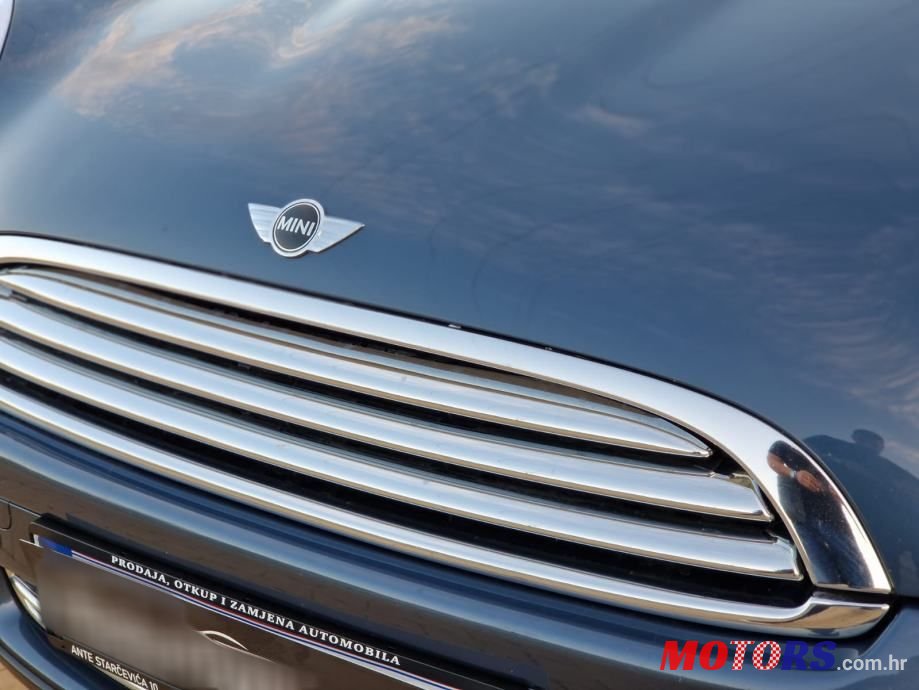 2009' MINI Cooper One photo #6
