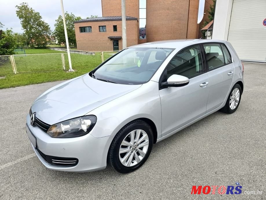 2011' Volkswagen Golf VI 1,6 Tdi photo #2