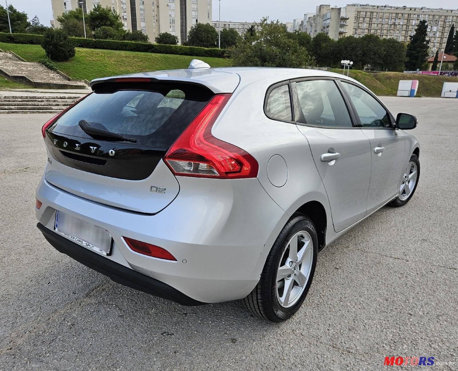 2017' Volvo V40 D2 photo #5