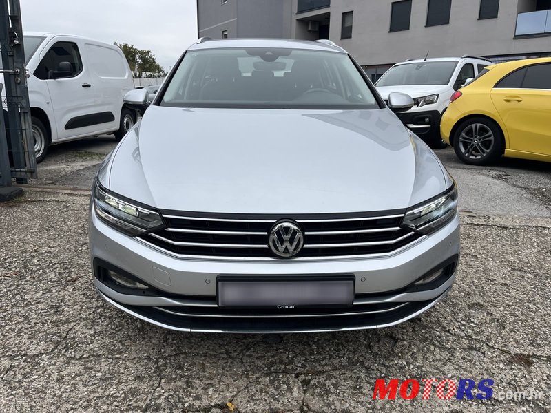 2019' Volkswagen Passat Variant photo #2