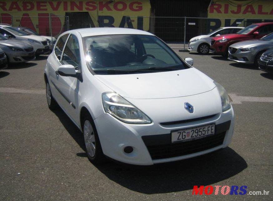 2010' Renault Clio 1,5 Dci photo #1