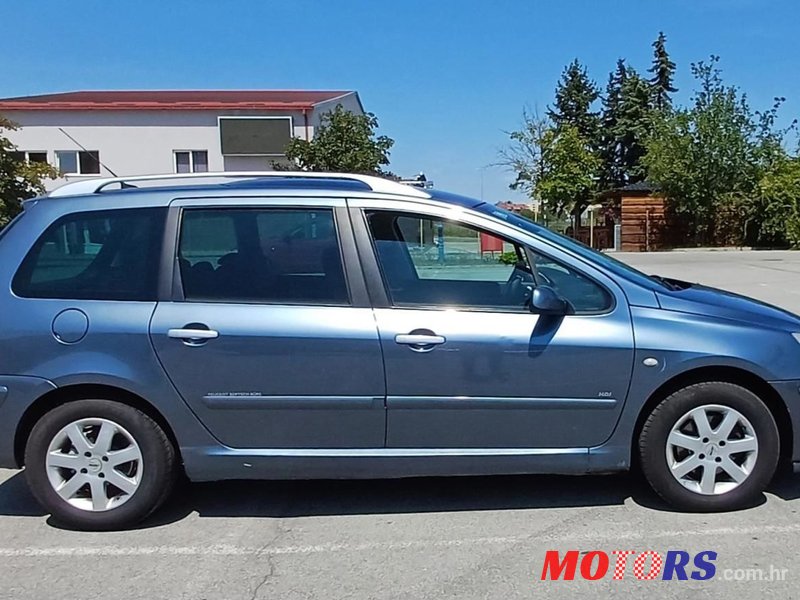 2005' Peugeot 307 Sw photo #2