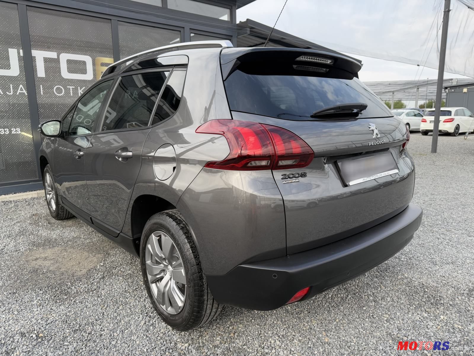 2018' Peugeot 2008 1,2 photo #3