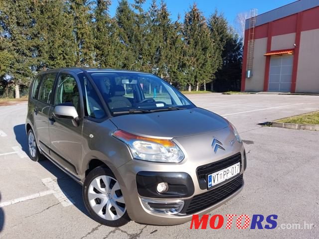 2010' Citroen C3 Picasso photo #1