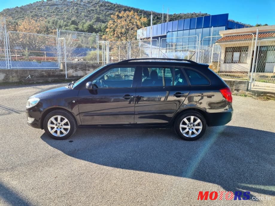 2012' Skoda Fabia Combi photo #4