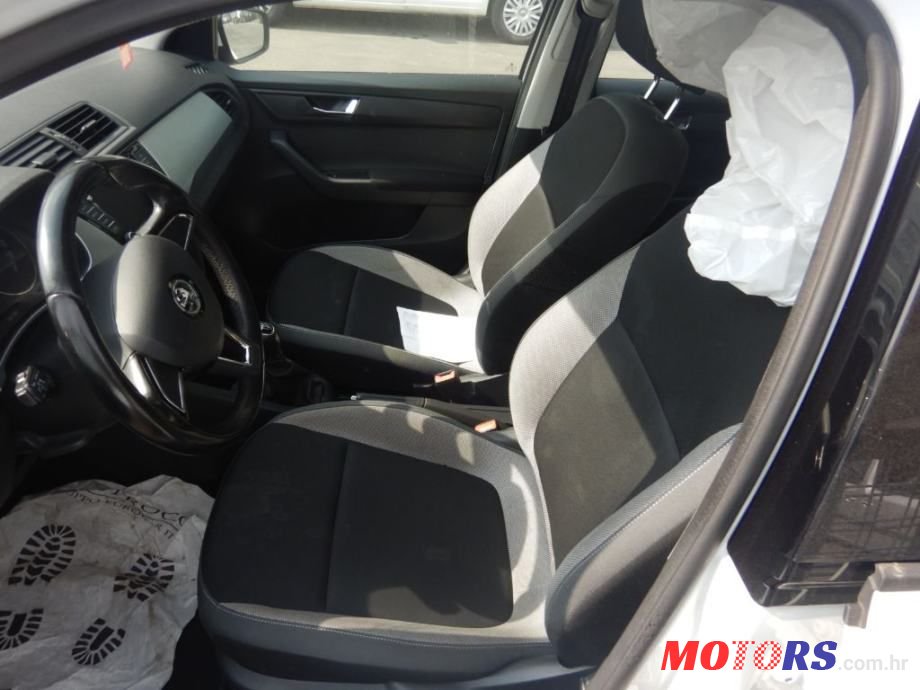 2017' Skoda Fabia Combi photo #6