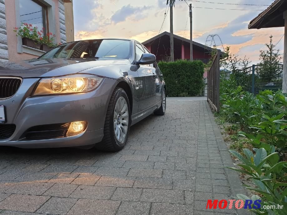 2011' BMW Serija 3 318D photo #1