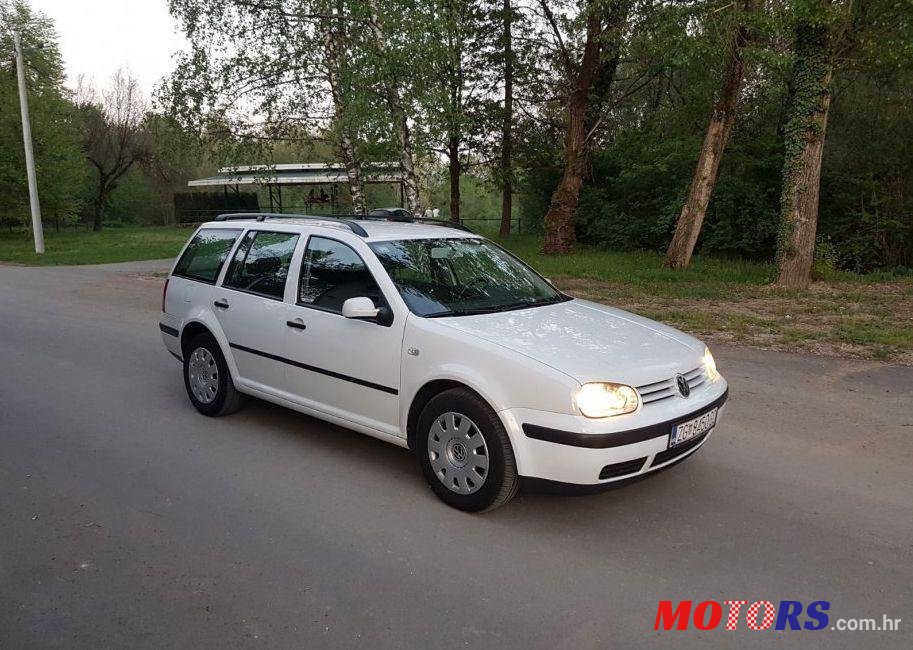 2005' Volkswagen Golf IV Variant photo #1