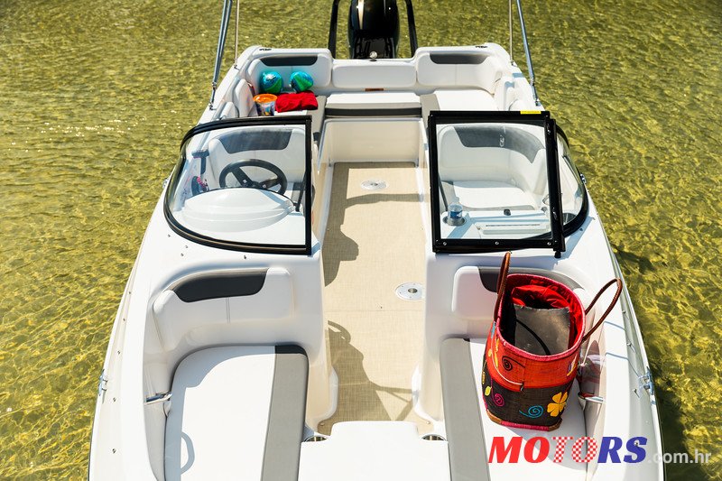 2021' Bayliner E7 photo #7