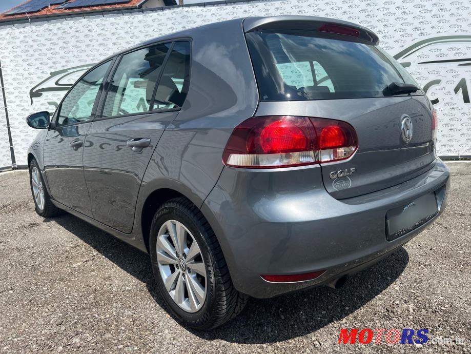 2010' Volkswagen Golf VI 1,6 Tdi photo #5