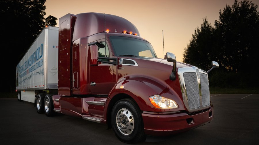 Toyota unveils next iteration of fuel-cell semi truck