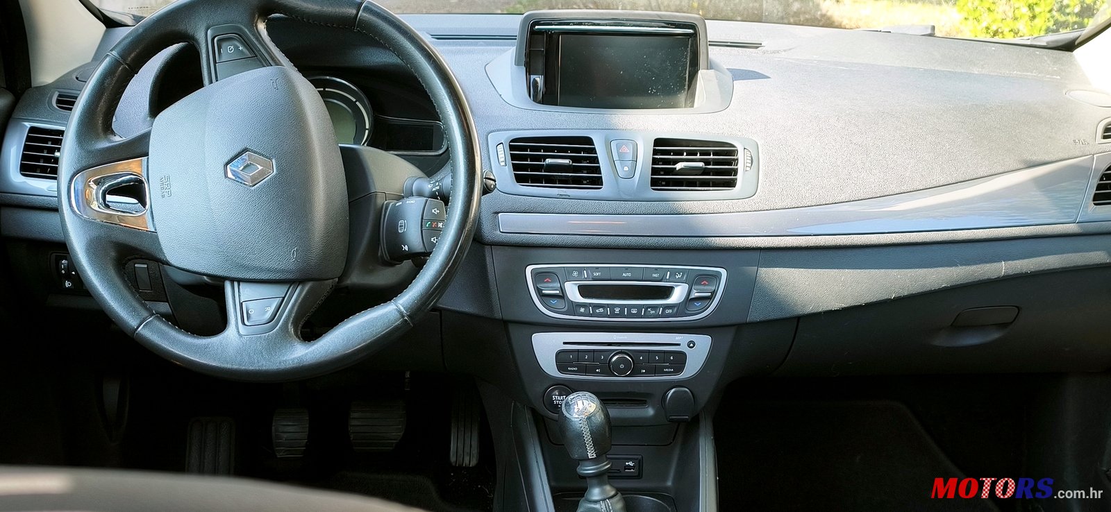 2015' Renault Megane photo #4