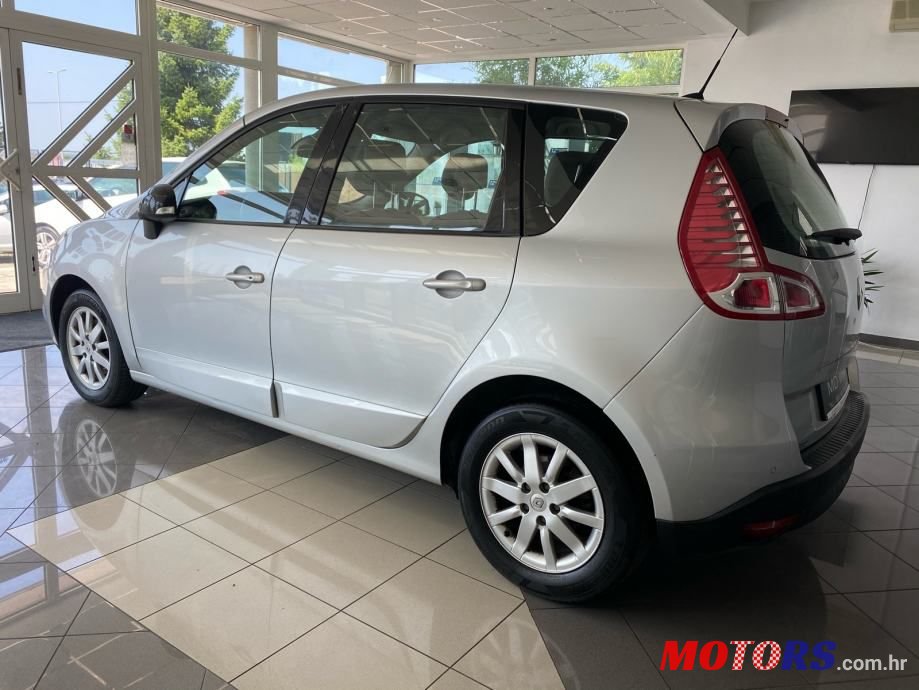 2011' Renault Scenic 1,5 Dci photo #2