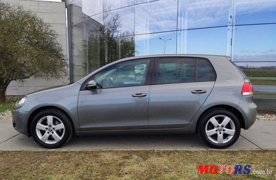 2011' Volkswagen Golf VI 1,6 Tdi photo #1