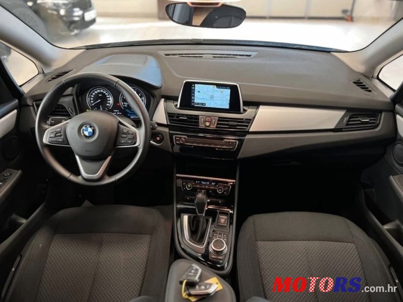 2019' BMW Serija 2 225Xe photo #5
