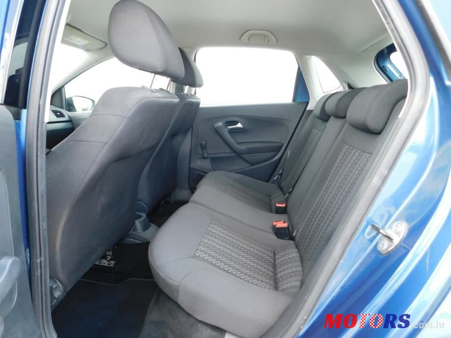 2017' Volkswagen Polo photo #4