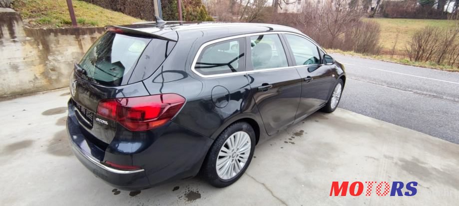 2014' Opel Astra Karavan photo #3