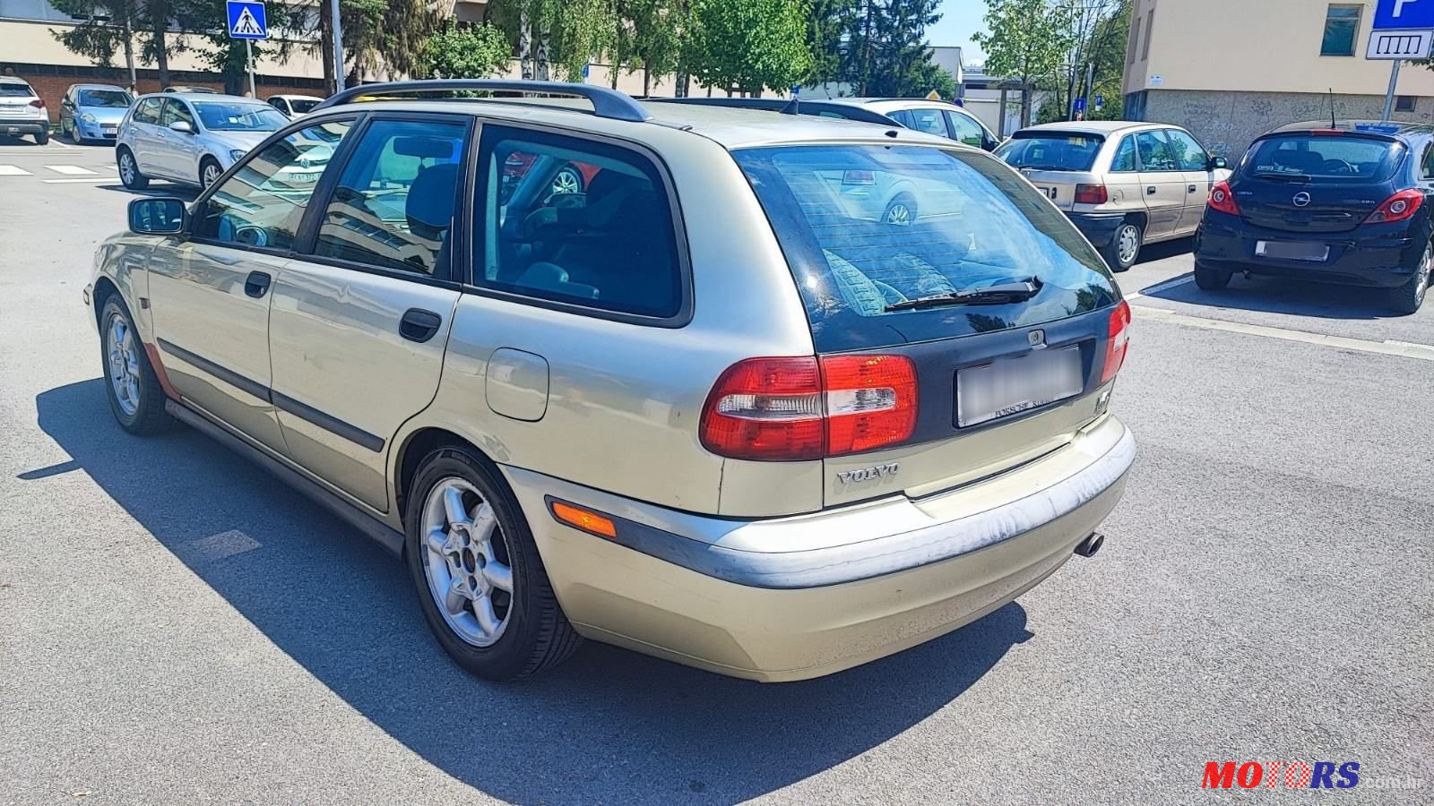 2001' Volvo V40 2,0 photo #4