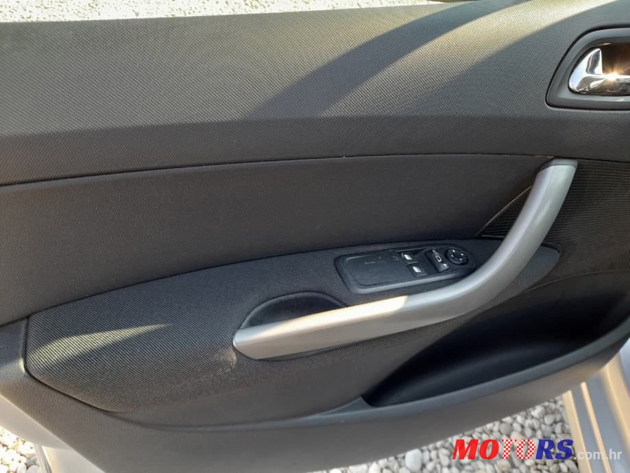2008' Peugeot 308 photo #4