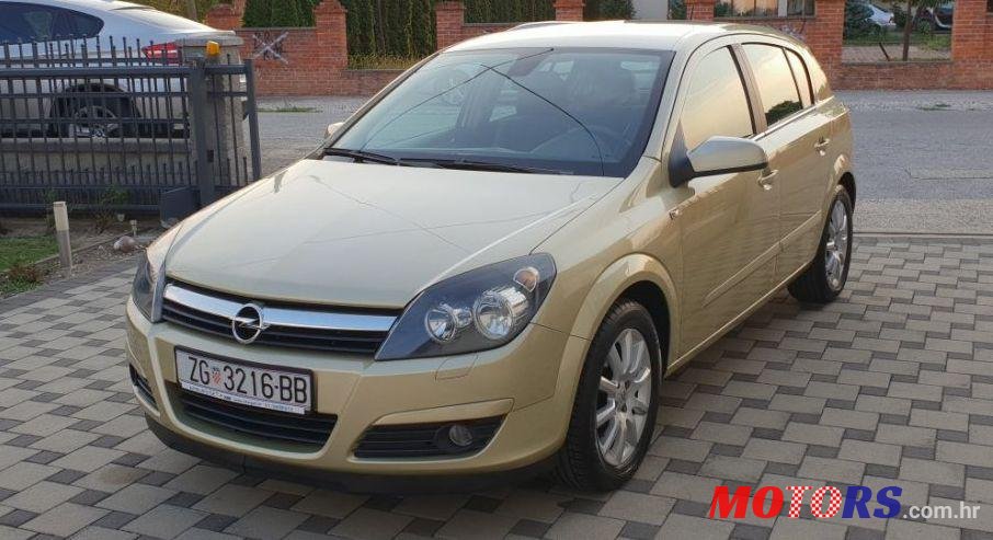 2004' Opel Astra 1,6 Sport photo #1