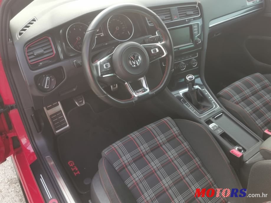 2013' Volkswagen Golf 7 2.0Tsi photo #4