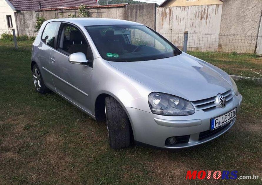 2003' Volkswagen Golf V photo #1