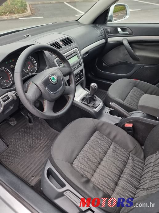 2010' Skoda Octavia 2,0 Tdi photo #5