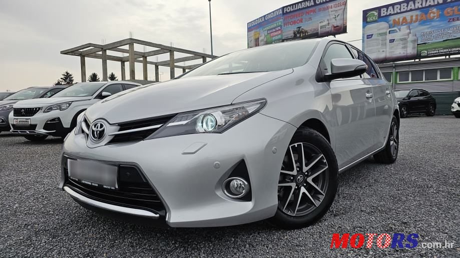 2015' Toyota Auris 2,0 D-4D Sol photo #1