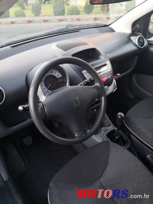 2011' Peugeot 107 1,0 photo #6