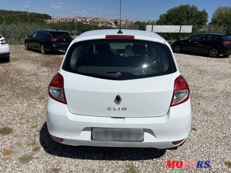 2010' Renault Clio 1,2 16V photo #3