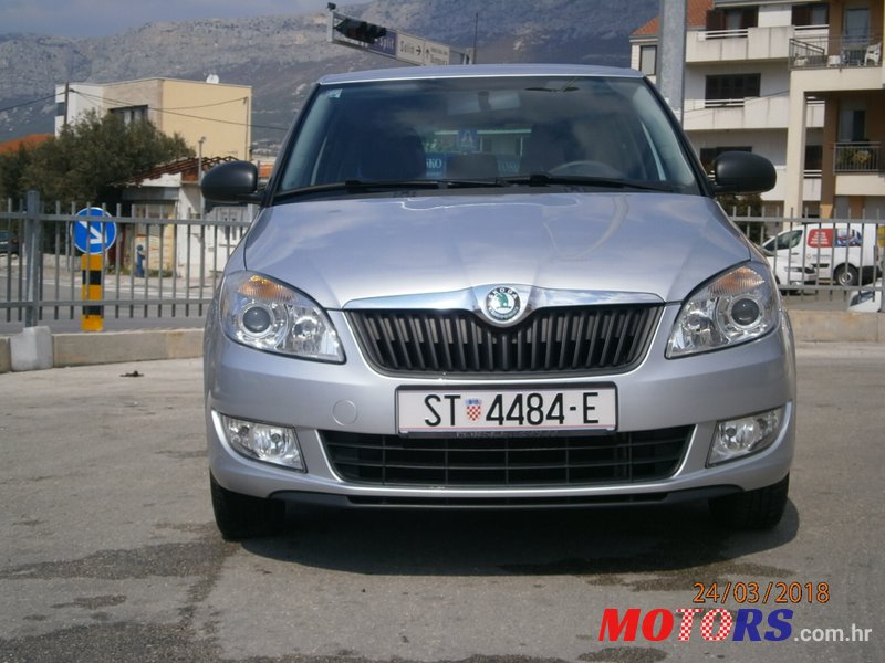 2011' Skoda Fabia photo #3