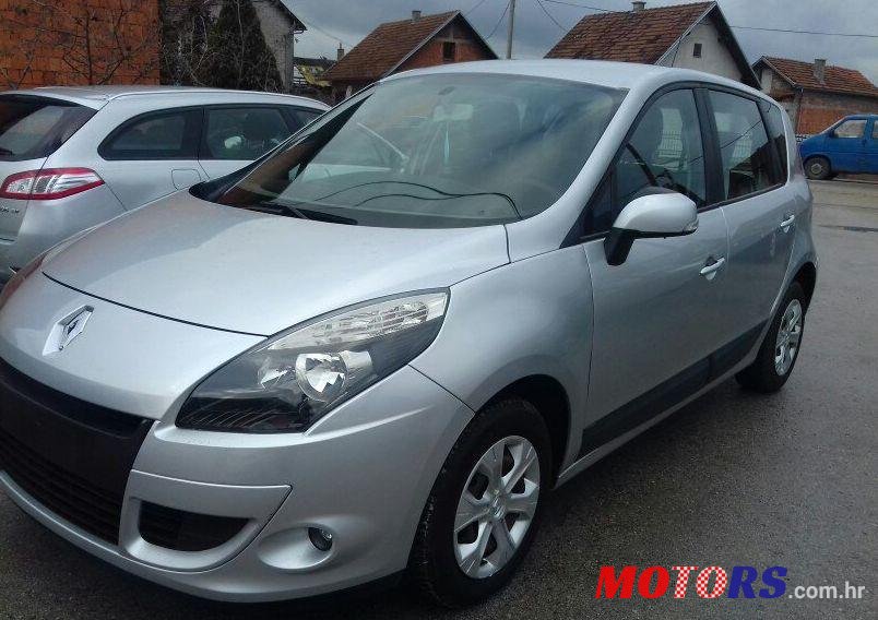2010' Renault Scenic 1,5 Dci photo #2