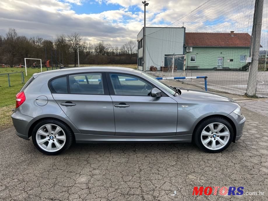 2011' BMW Serija 1 118D photo #4