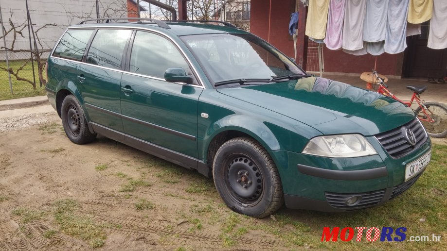 2002' Volkswagen Passat photo #1