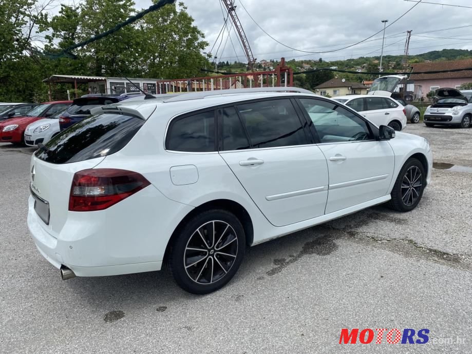 2013' Renault Laguna Grandtour photo #5