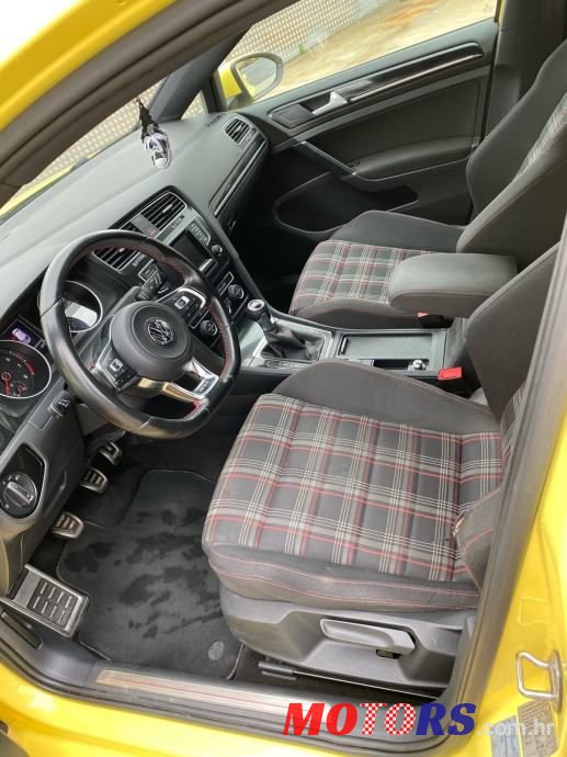 2014' Volkswagen Golf 7 photo #5