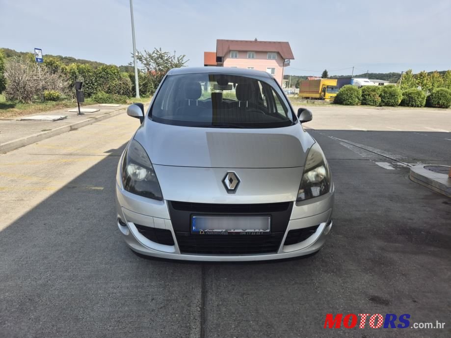 2011' Renault Scenic 1.6Dci photo #3
