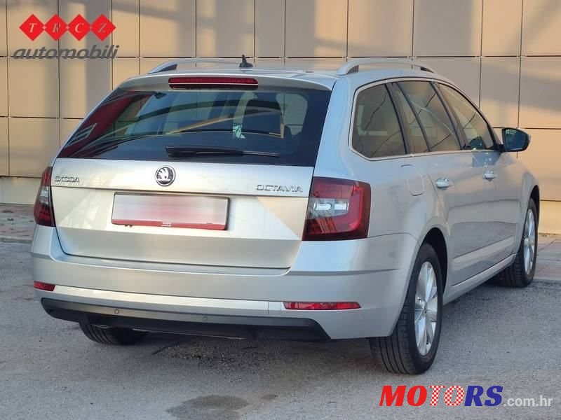 2019' Skoda Octavia Combi 2.0 Tdi Dsg photo #4