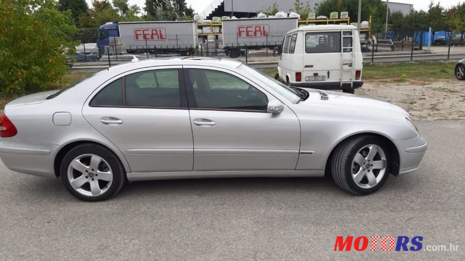 2005' Mercedes-Benz E-Klasa 200 Cdi photo #4